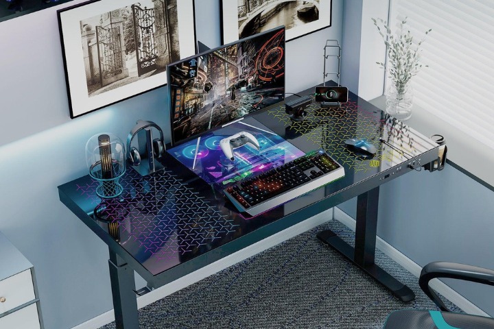 Can You Put a Desktop on a Glass Desk?